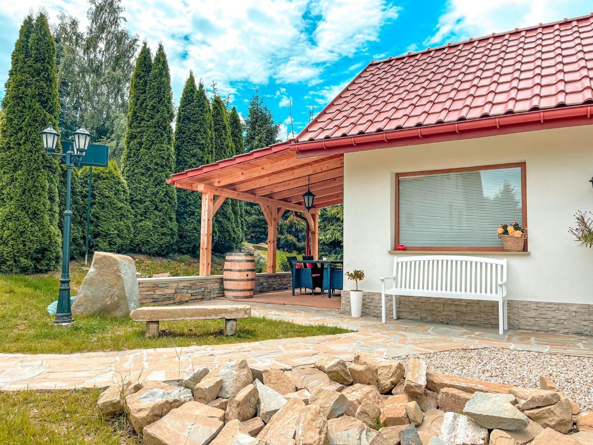 Forrest House Jacuzzi & Sauna *