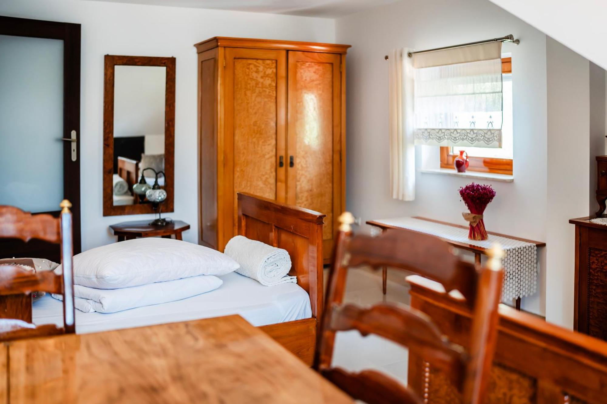 Forrest House Jacuzzi & Sauna Landhaus Jasienica (Lesser Poland)